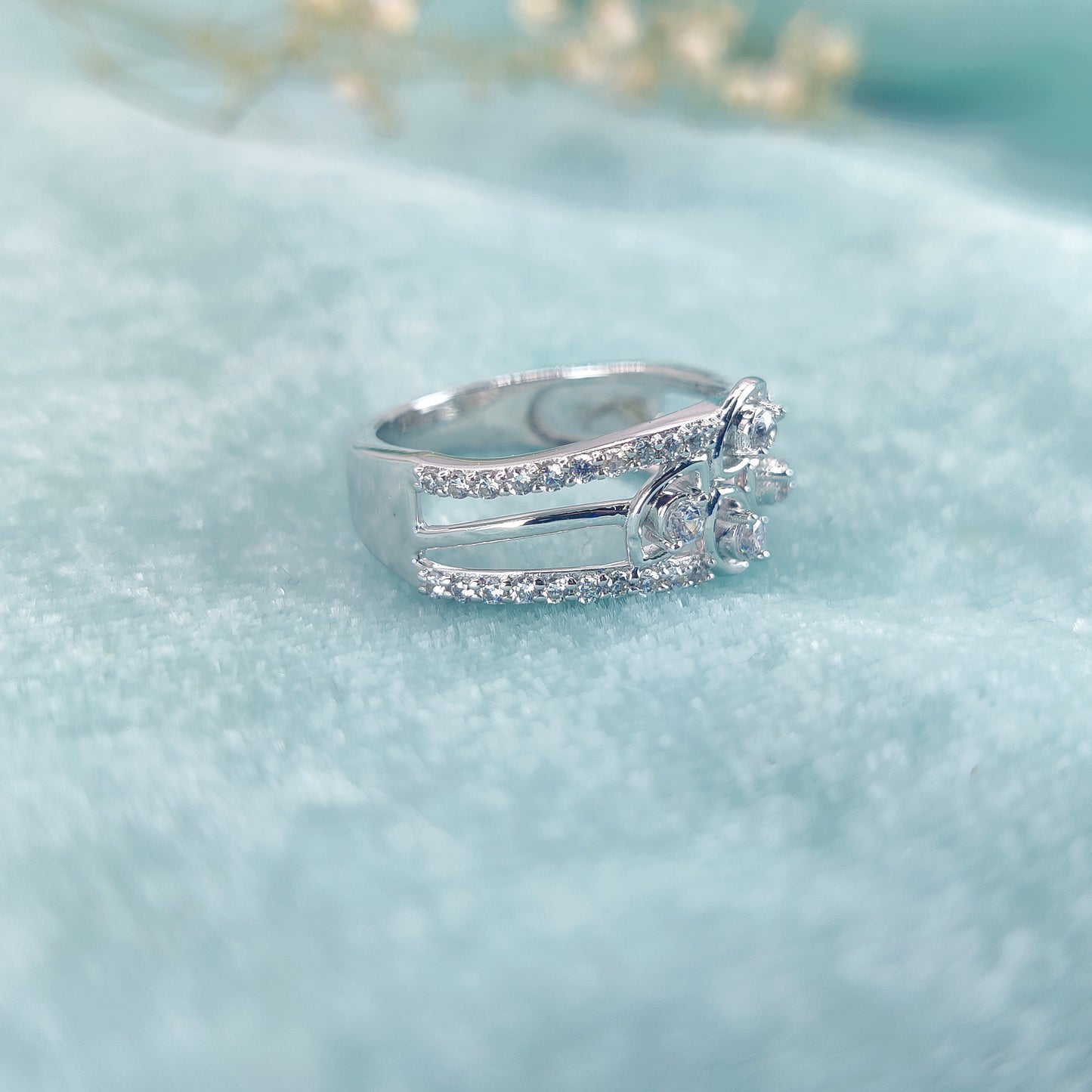Frosted Leaf Symphony Ring