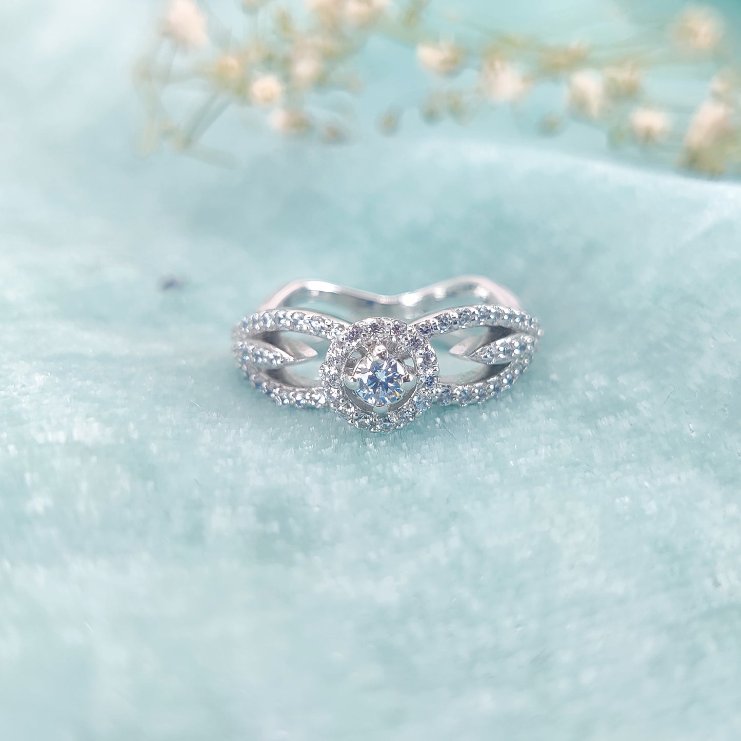 Criss Cross Crown Halo Ring