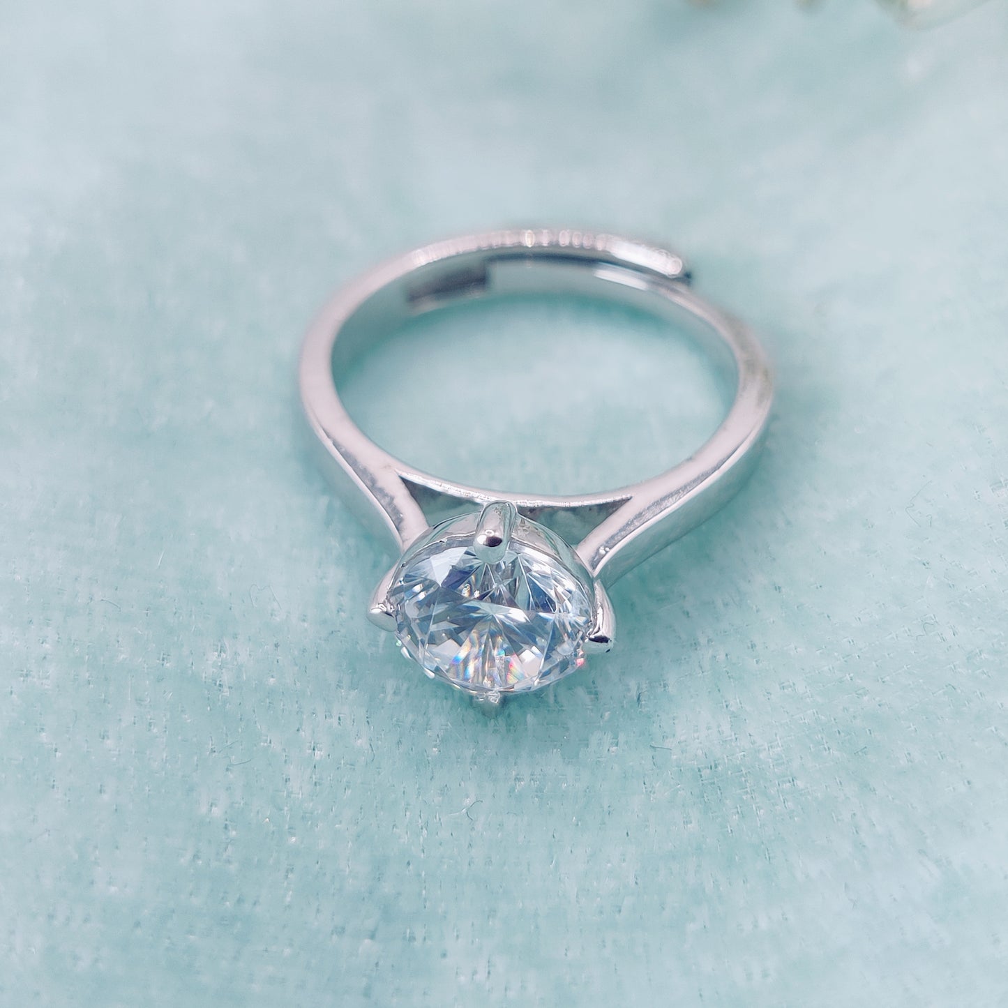 Classic Solitaire Glow Ring