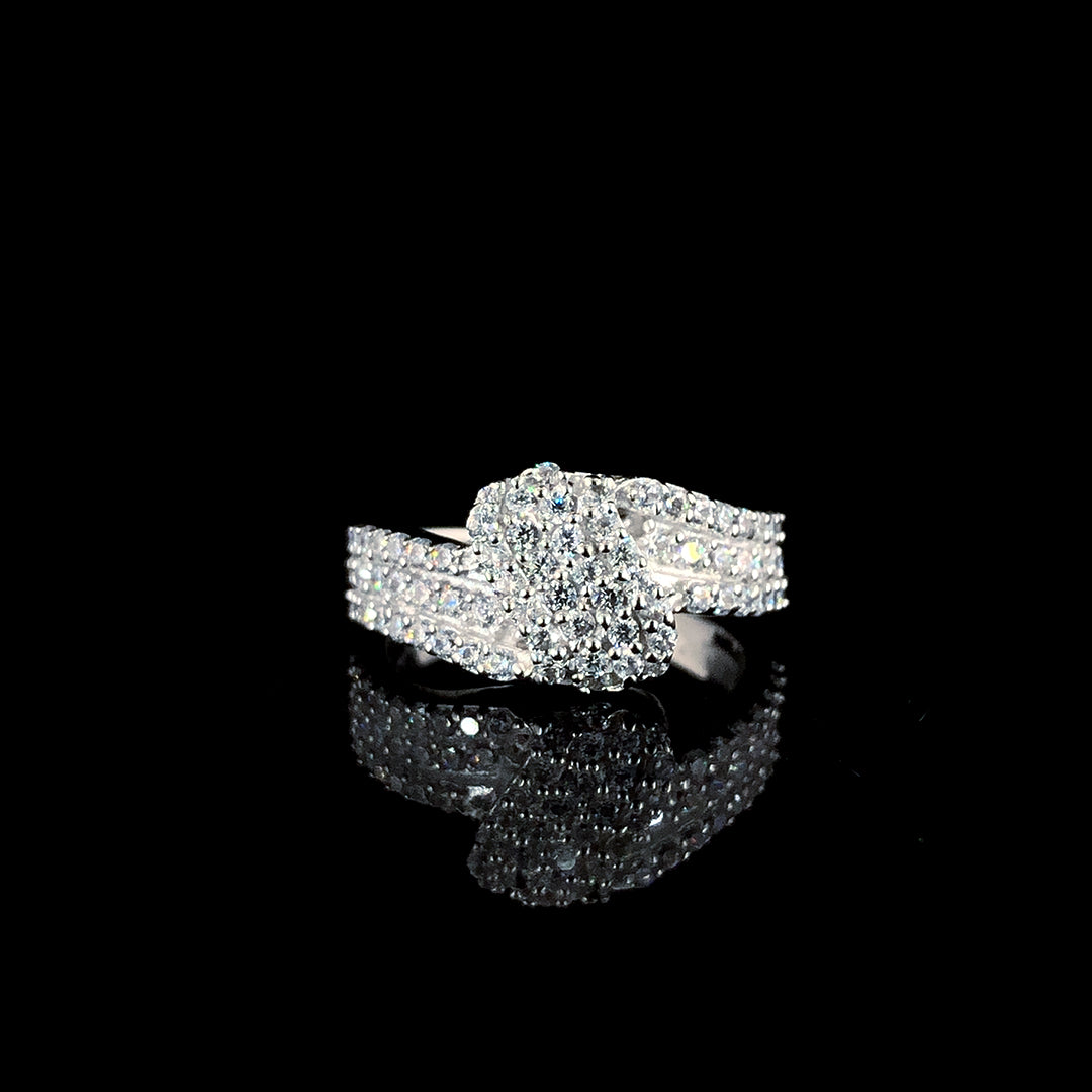 Sparkling Knot Endless Elegance Silver Ring