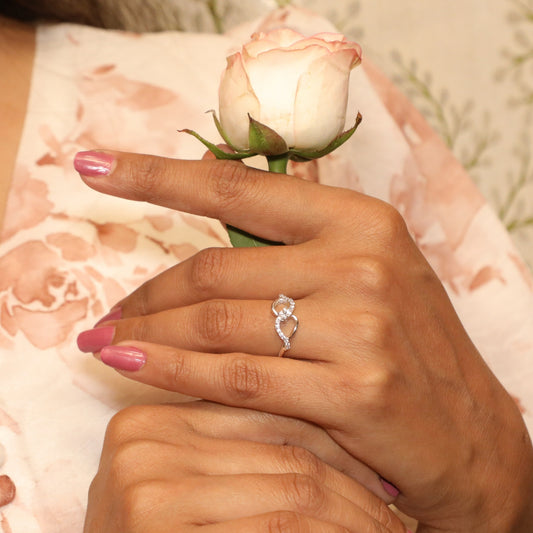 Endless Delicate Twist Silver Ring