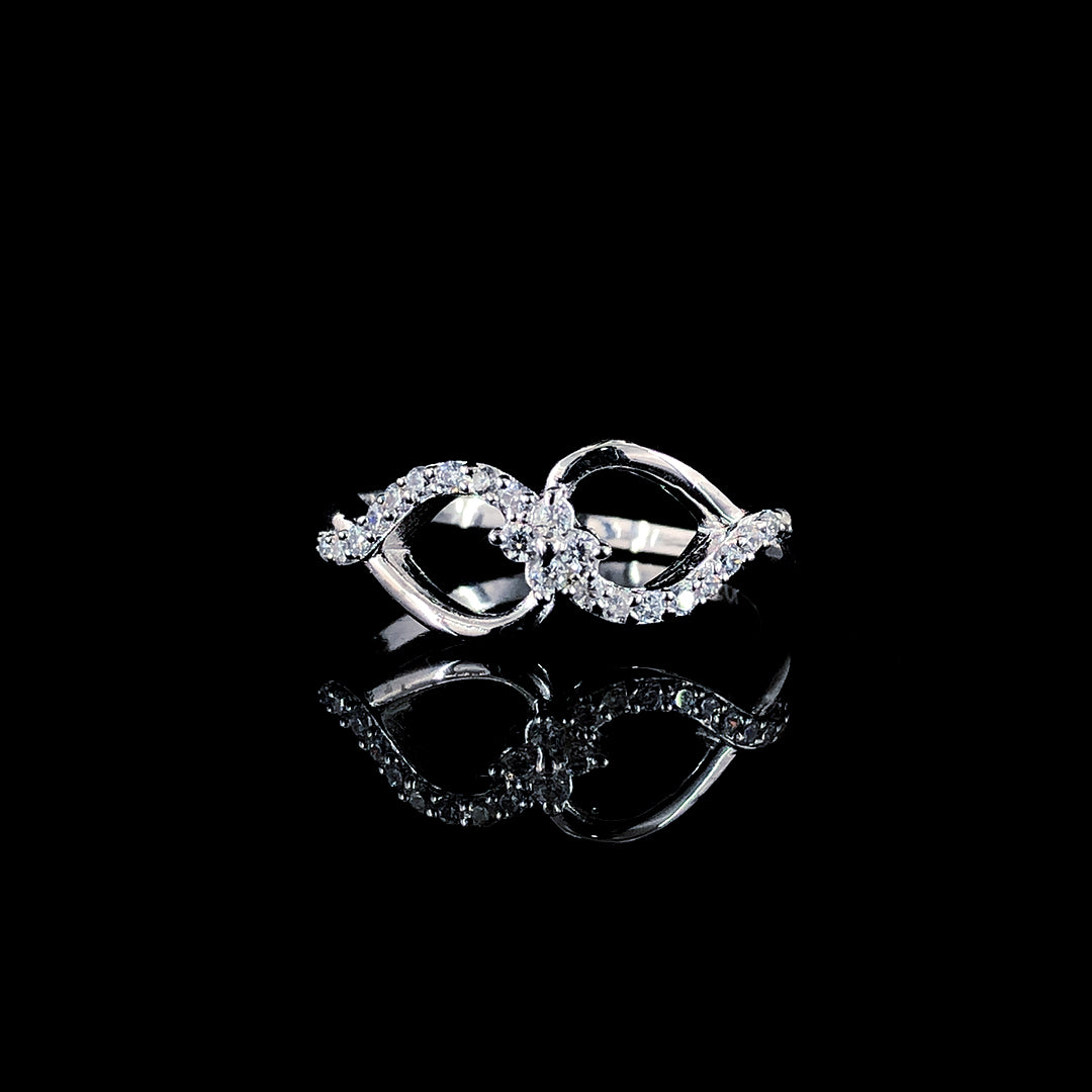 Endless Delicate Twist Silver Ring