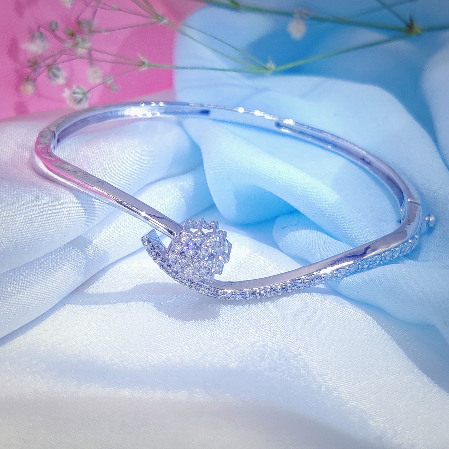 Twinkling Blossom Italian Bracelet