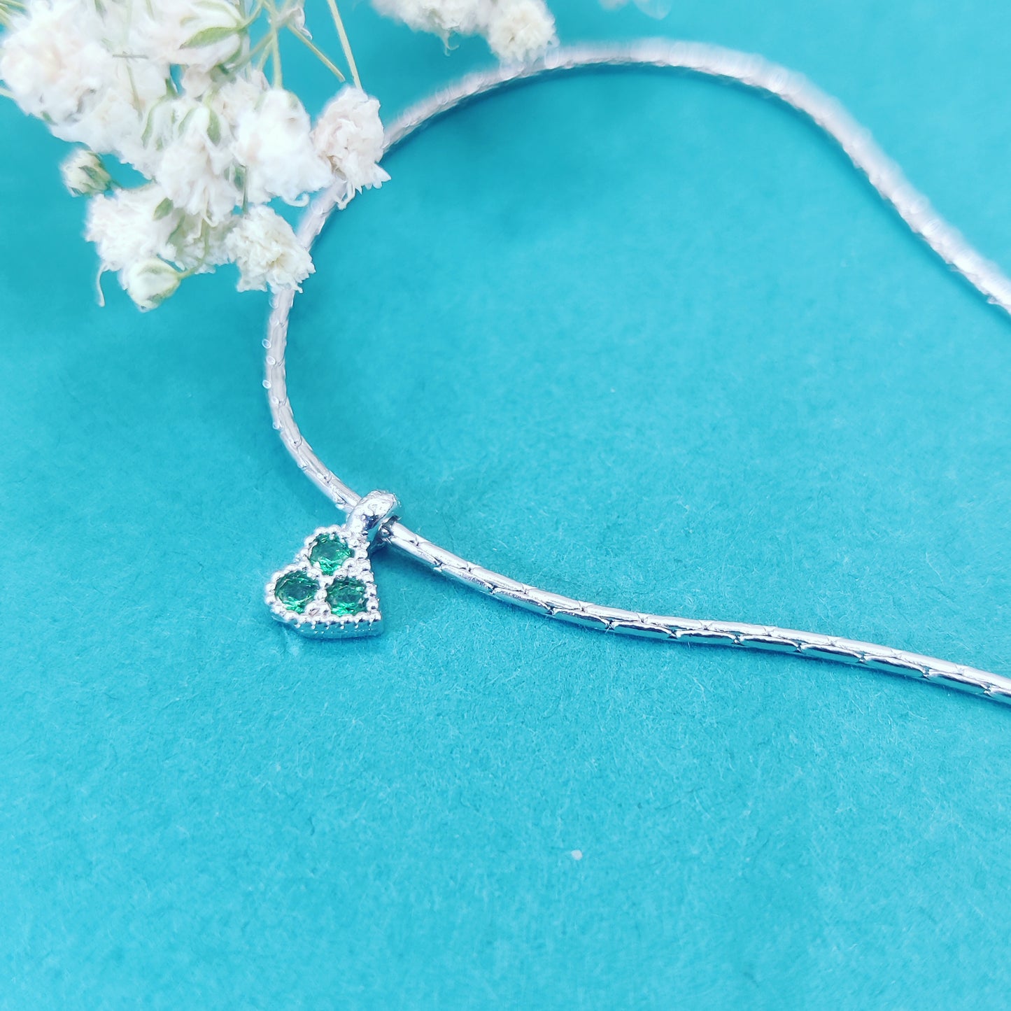 Emerald Glow Heart Chain