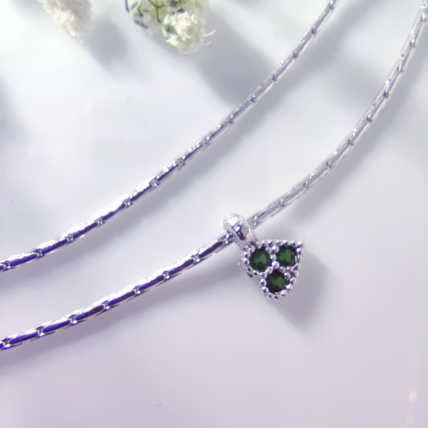 Emerald Glow Heart Chain