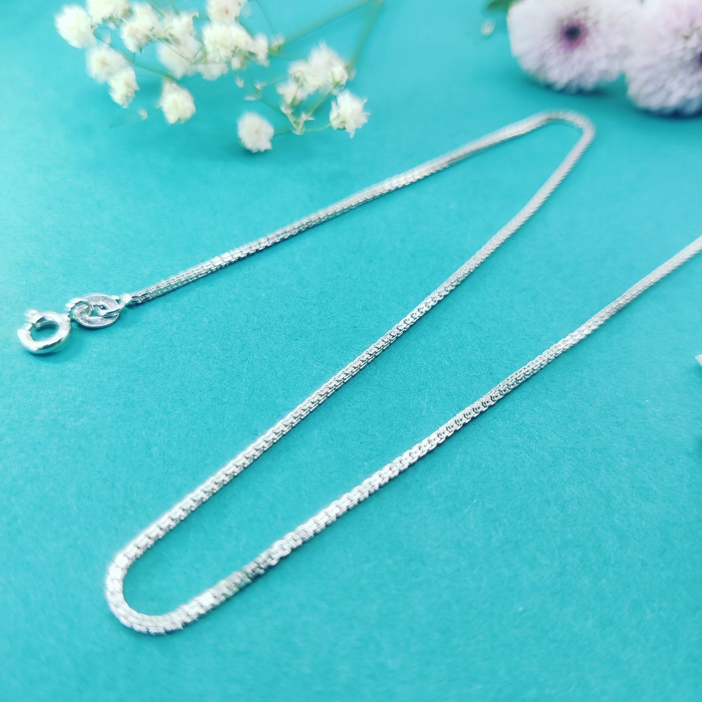 Radiant Strength Box Unisex Silver Chain