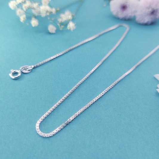 Radiant Strength Box Unisex Silver Chain