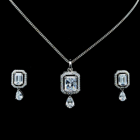 Queen of Stares Necklace Set