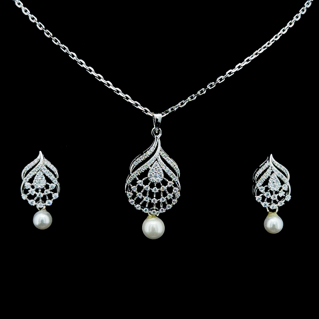 Teardrop Waltz Necklace Set