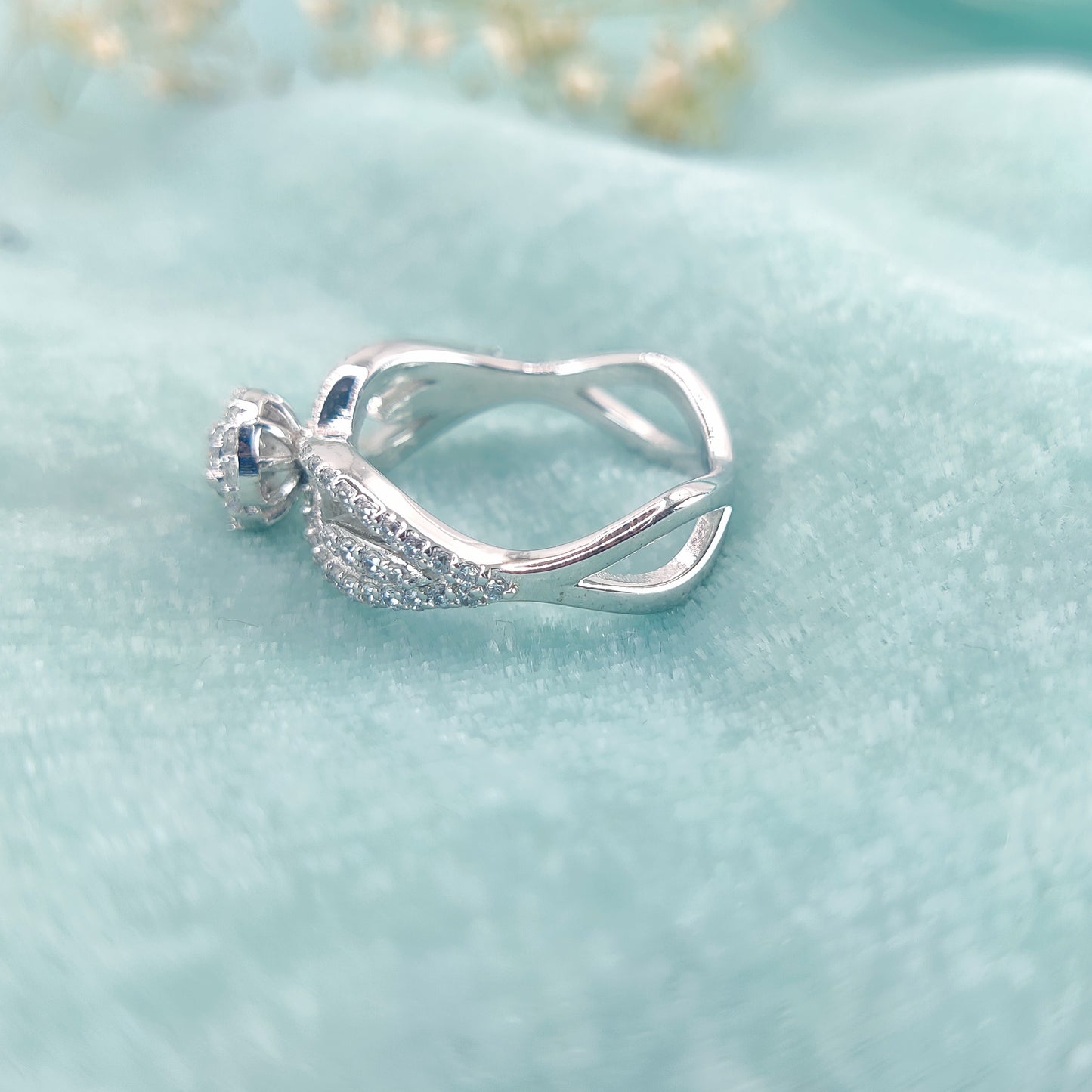 Criss Cross Crown Halo Ring