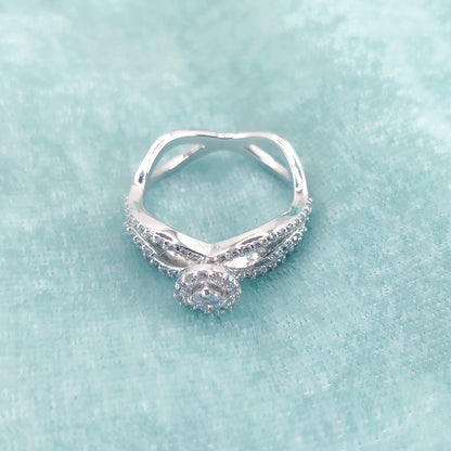 Criss Cross Crown Halo Ring