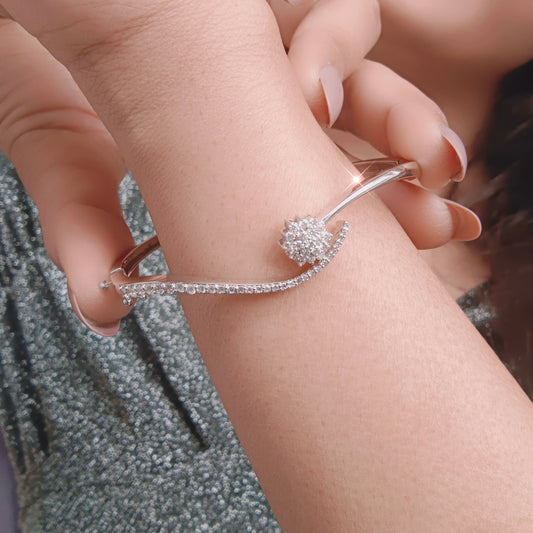 Twinkling Blossom Italian Bracelet