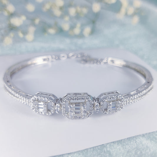 Timeless Grace Kada Bracelet