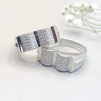 Elegant V-Shaped Circular Design Silver Ring