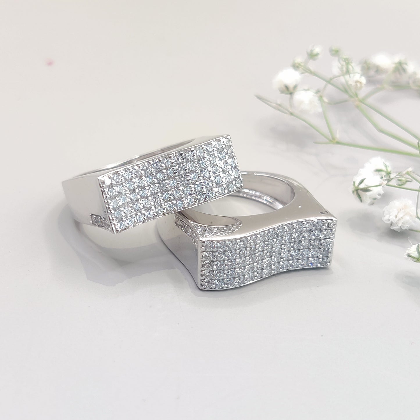 Curved Zirconia CZ-Engraving Silver Ring