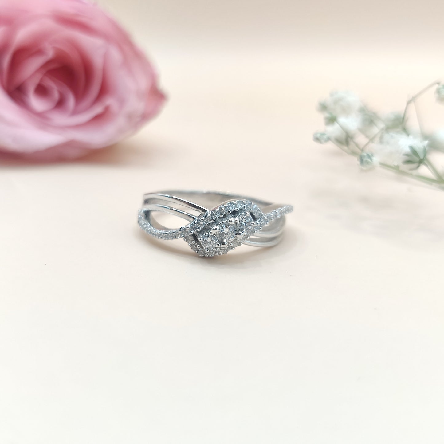 Radiant Lumina Stylish Knot Silver Ring