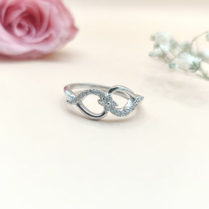 Endless Delicate Twist Silver Ring