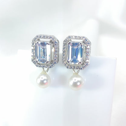 Imperial Glow Stud Earrings