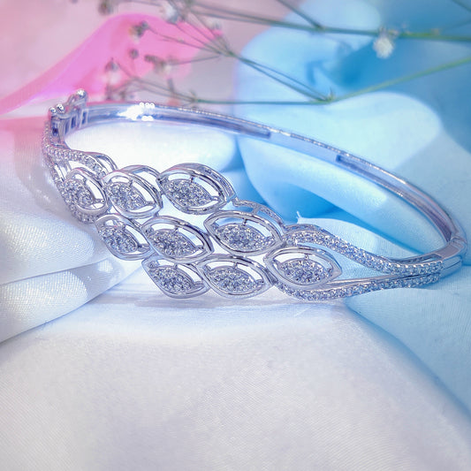 Graceful Bloom Silver Bracelet