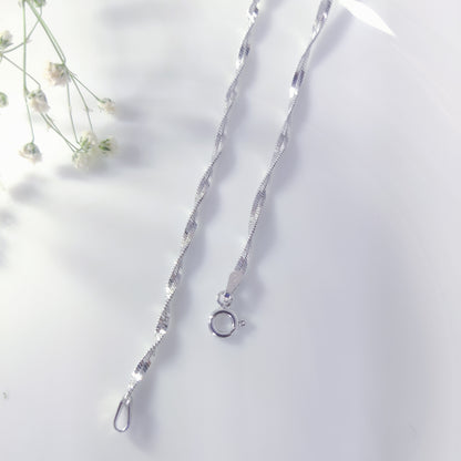 Twisting Grace Silver Chain