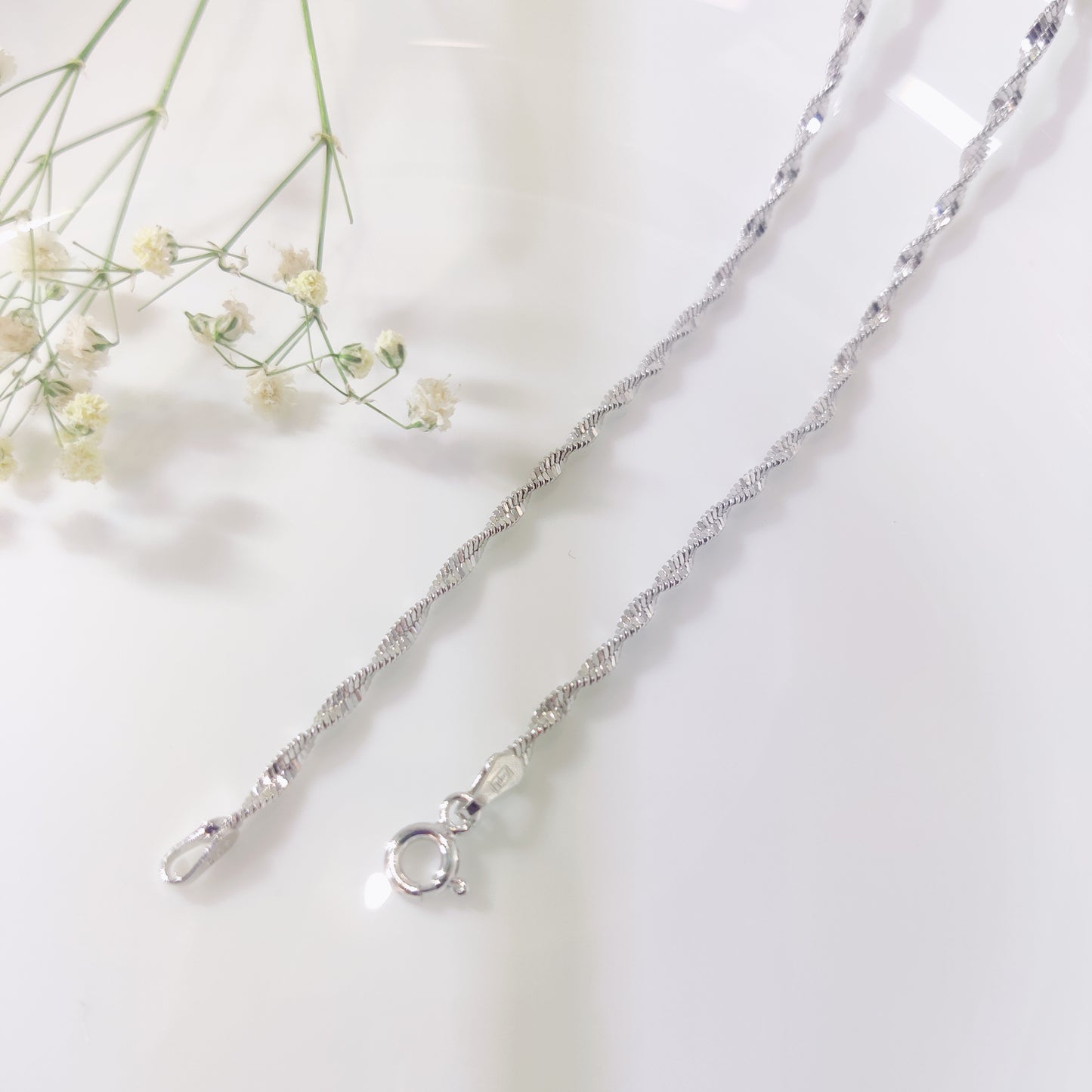 Twisting Grace Silver Chain