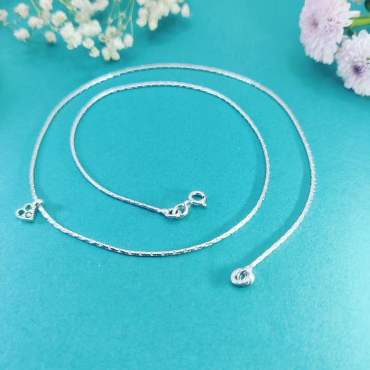 Emerald Glow Heart Chain