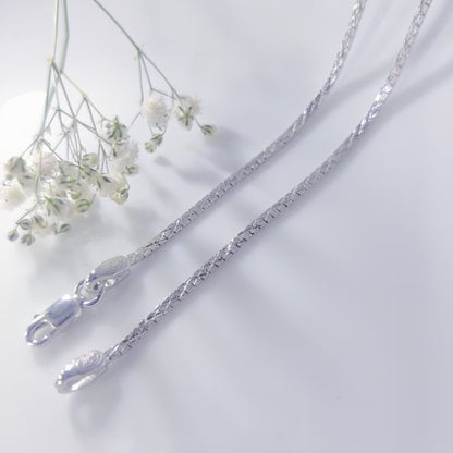 Radiant Twist Silver Chain