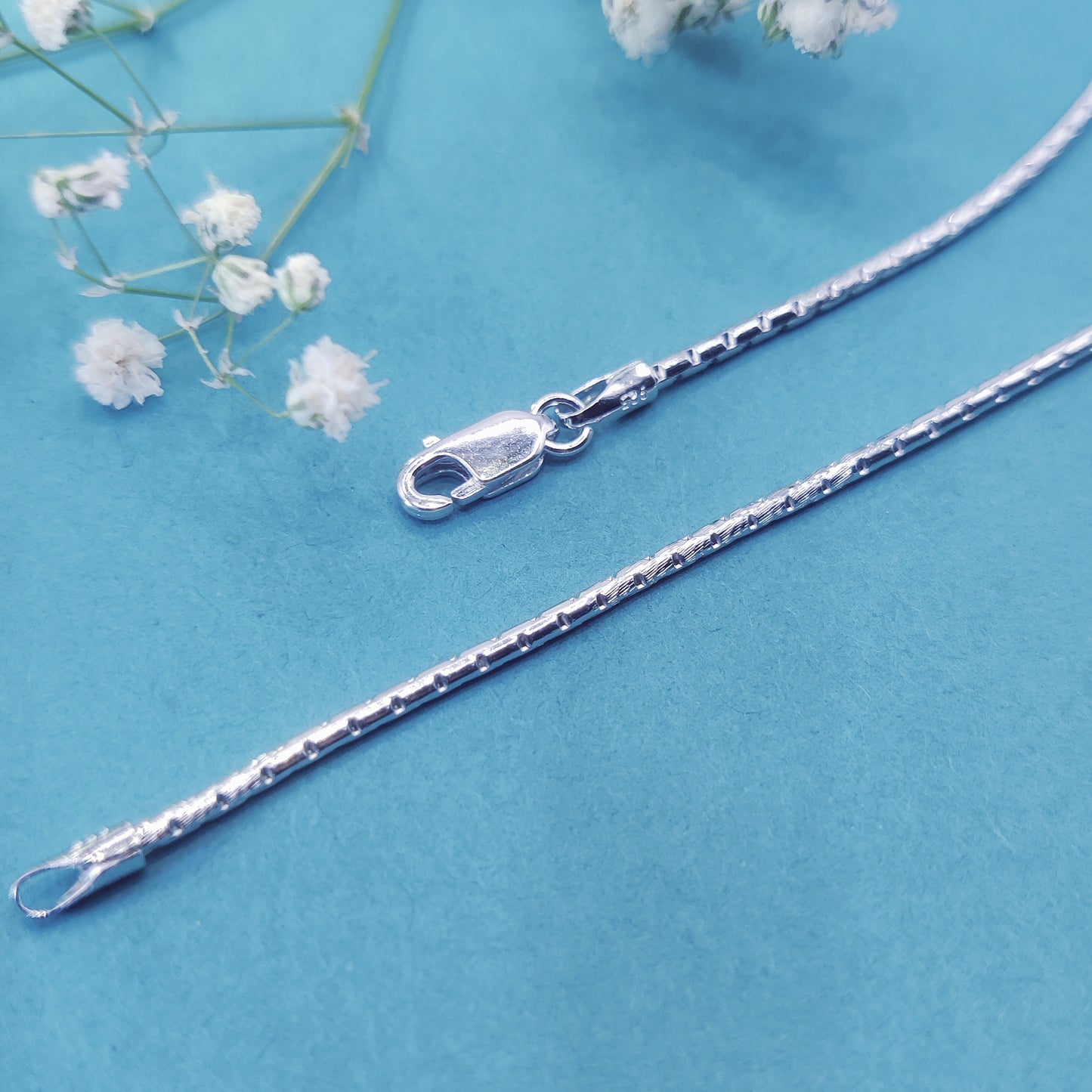 Elegant Glimmer Silver Chain