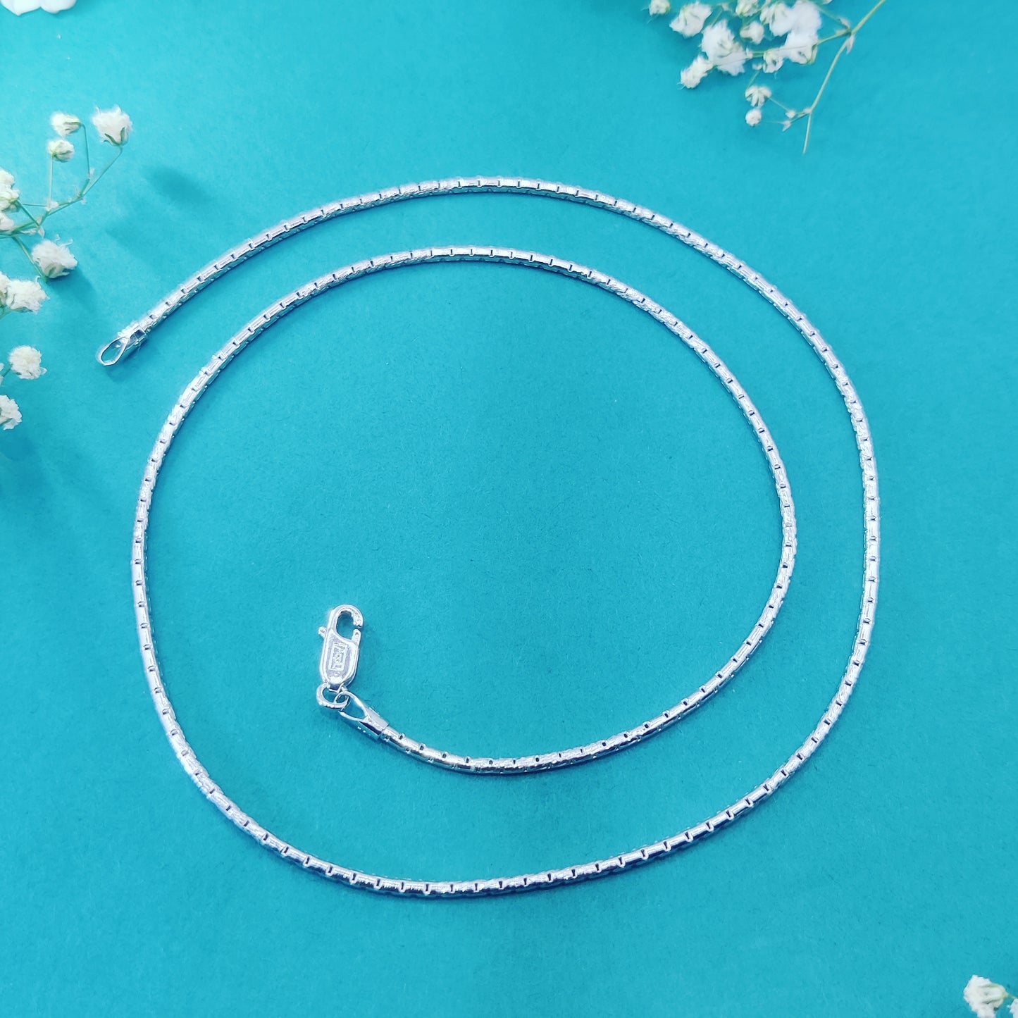 Elegant Glimmer Silver Chain