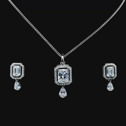 Queen of Stares Necklace Set