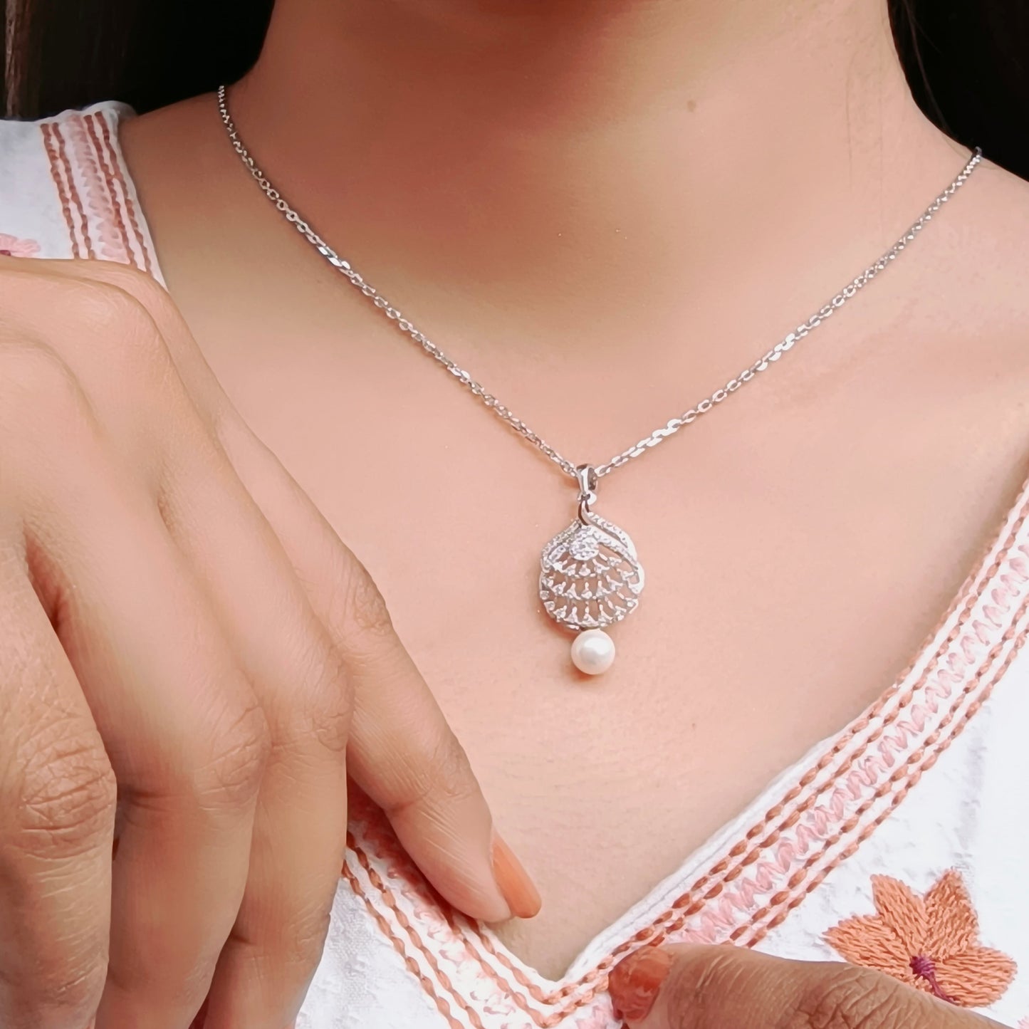 Teardrop Waltz Necklace Set