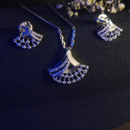 Dancing Dewdrops Necklace Set